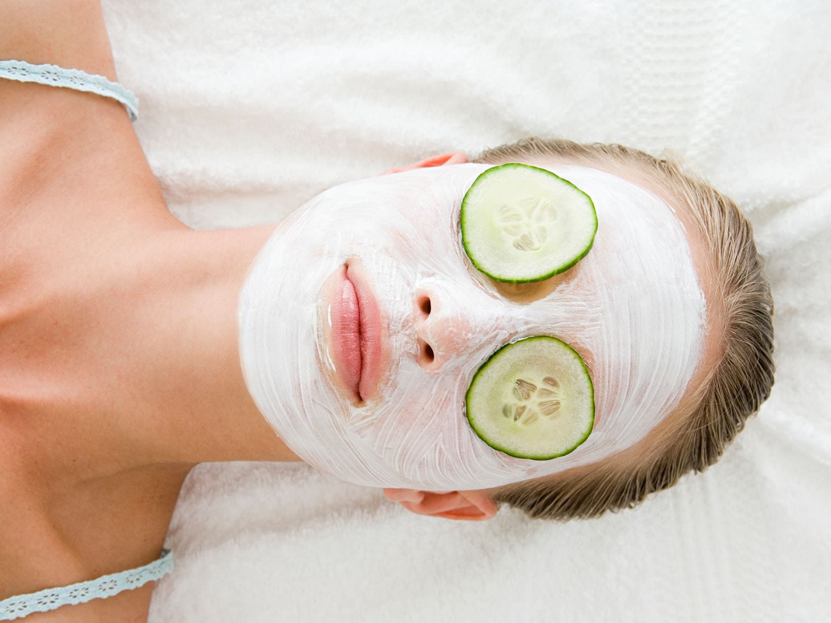 face-hack-diy-face-mask-with-banana-honey-and-yoghurt